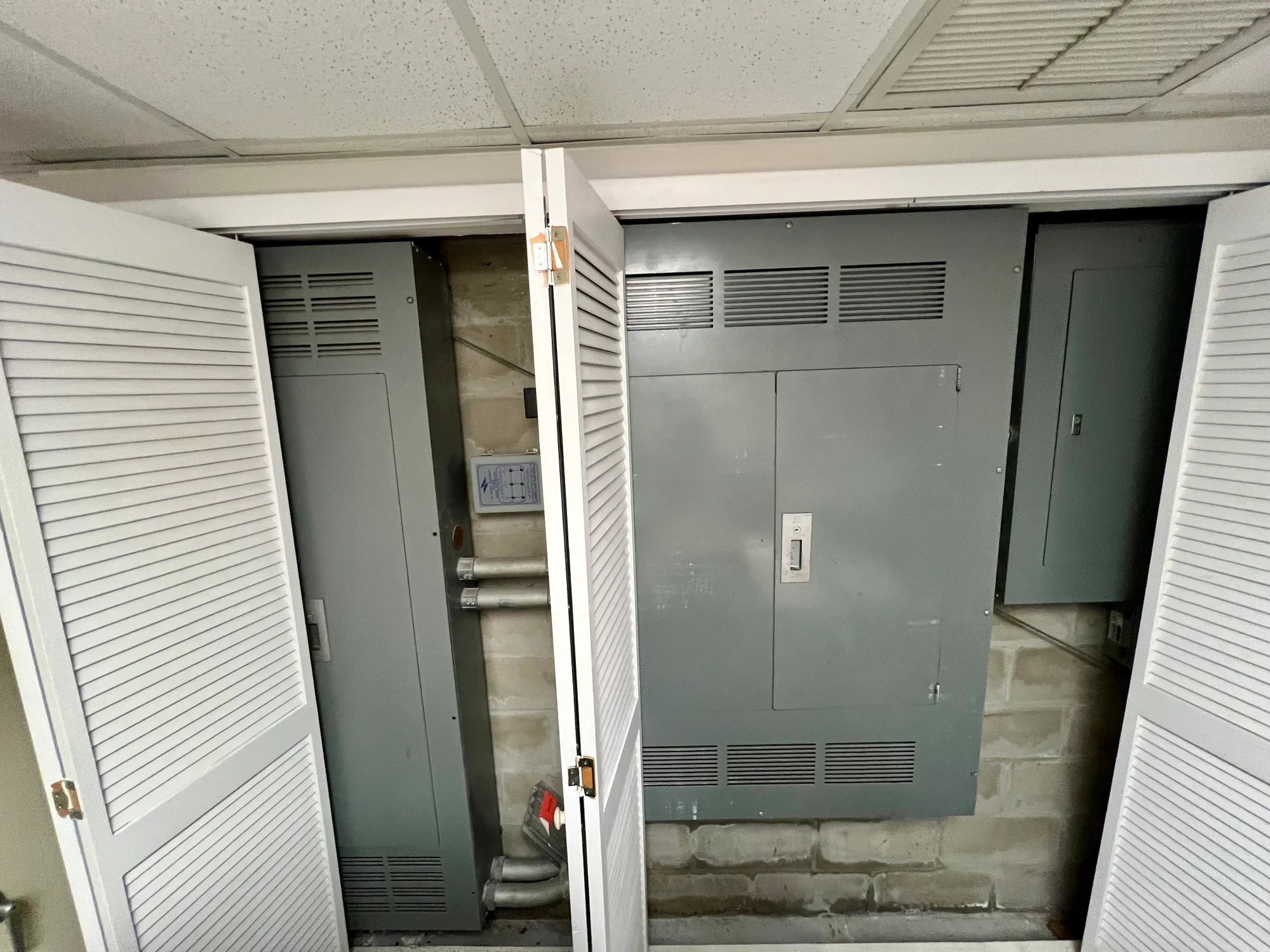 Warehouse for Sale in Odessa Florida 33556